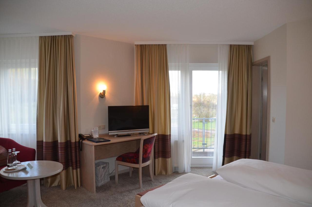 Castell Hotel & Restaurant Лайнсвайлер Екстериор снимка