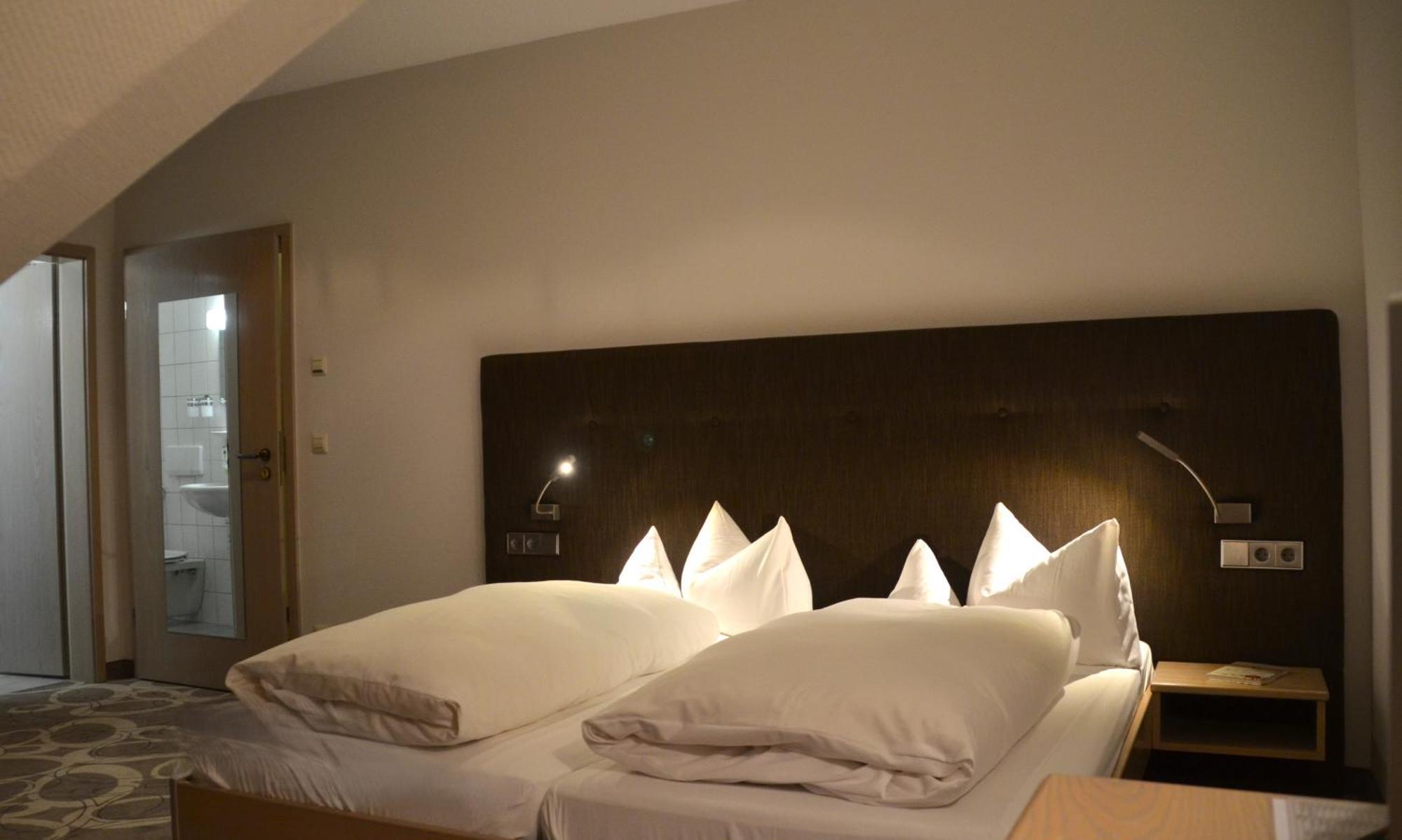 Castell Hotel & Restaurant Лайнсвайлер Екстериор снимка